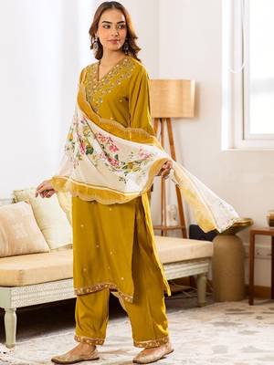 Women Floral Embroidered Regular Thread Work Kurta with Trousers & With Dupatta 5