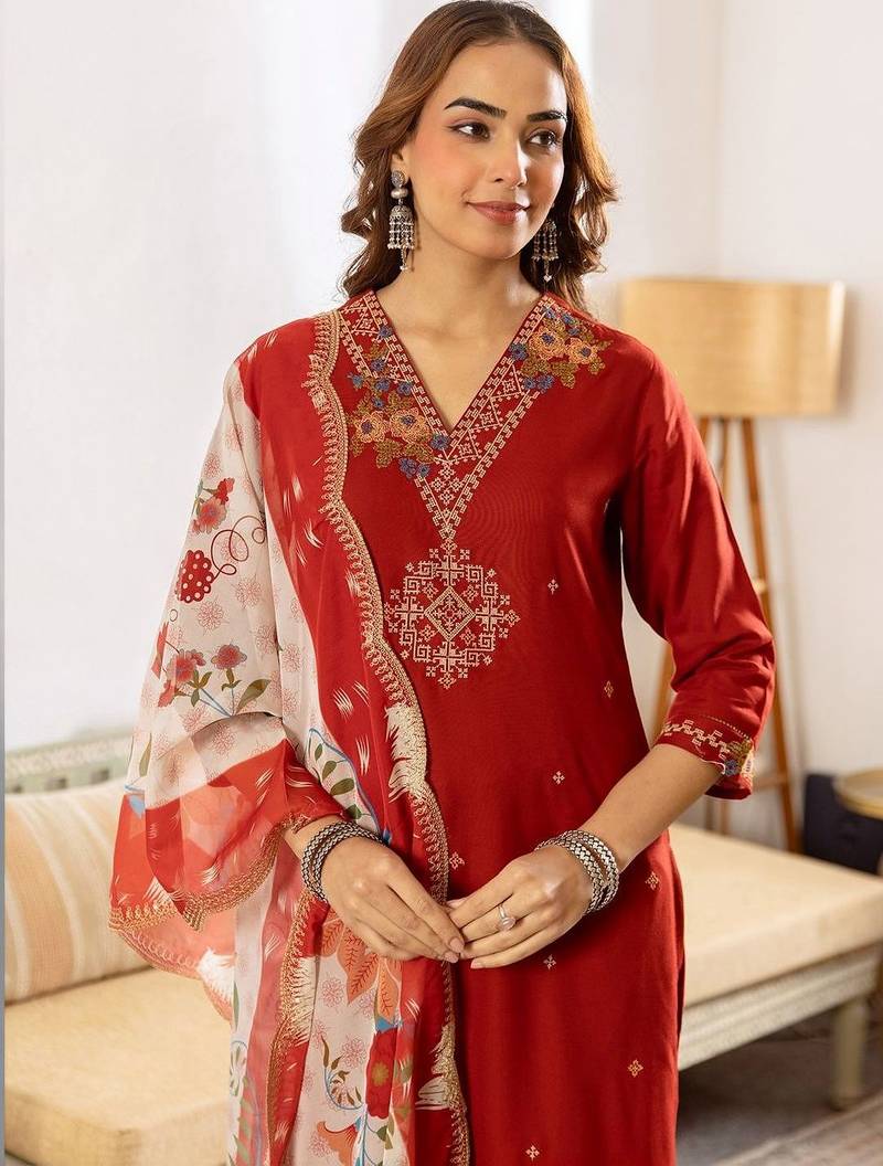 Women Ethnic Motifs Embroidered Regular Thread Work Kurta with Patiala & With Dupatta