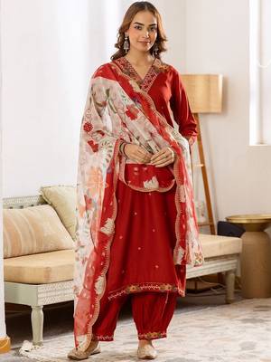 Women Ethnic Motifs Embroidered Regular Thread Work Kurta with Patiala & With Dupatta 3