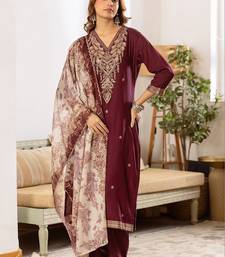 Women Ethnic Motifs Embroidered Regular Thread Work Kurta with Trousers & With Dupatta