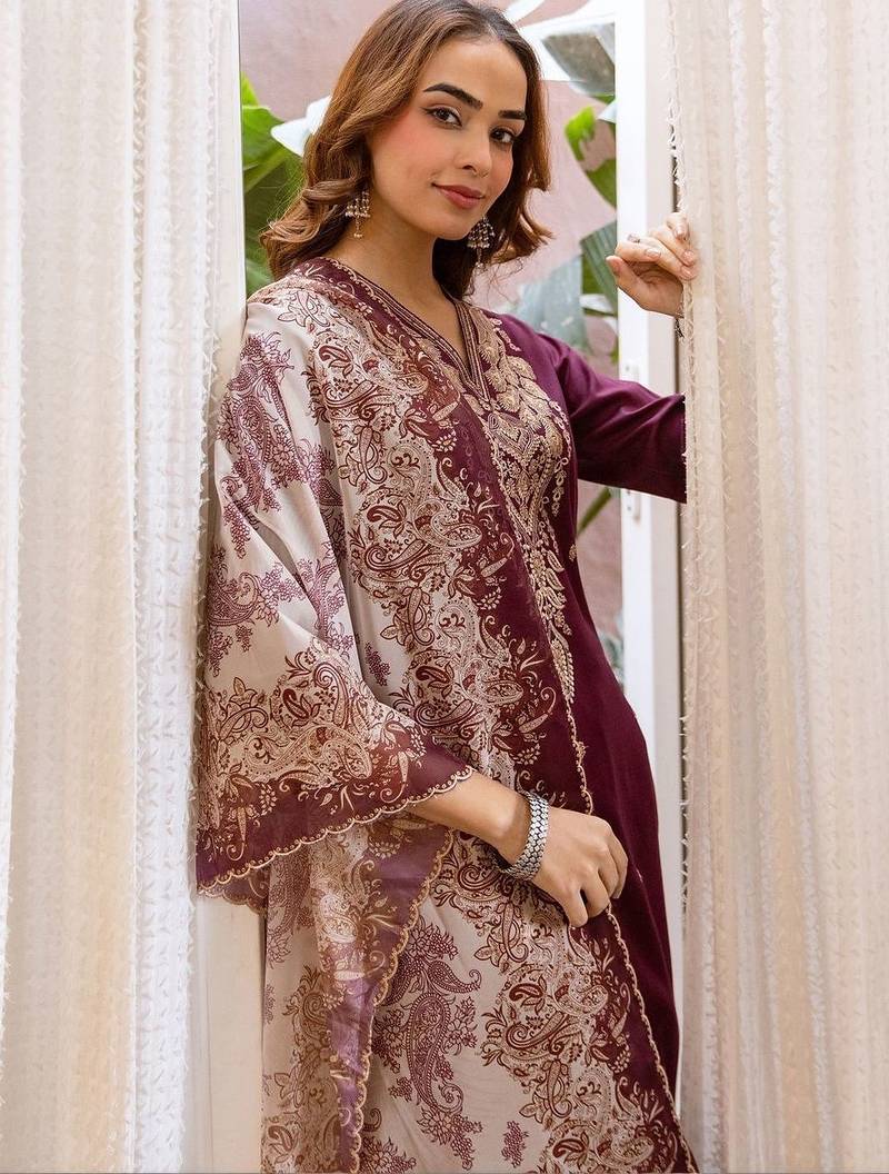 Women Ethnic Motifs Embroidered Regular Thread Work Kurta with Trousers & With Dupatta