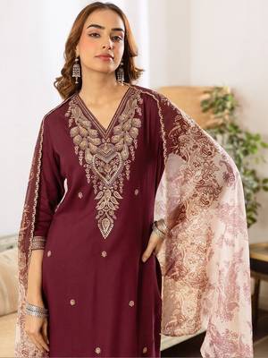 Women Ethnic Motifs Embroidered Regular Thread Work Kurta with Trousers & With Dupatta 3