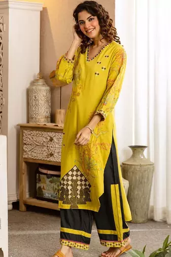 Women Ethnic Motifs Printed Regular Thread Work Kurta with Palazzos