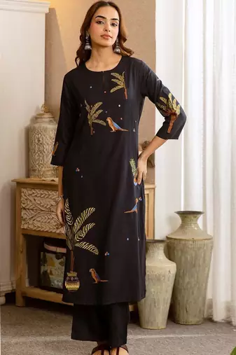 Women Ethnic Motifs Printed Regular Kurta with Trousers