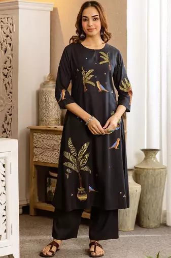 Women Ethnic Motifs Printed Regular Kurta with Trousers