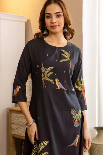 Women Ethnic Motifs Printed Regular Kurta with Trousers
