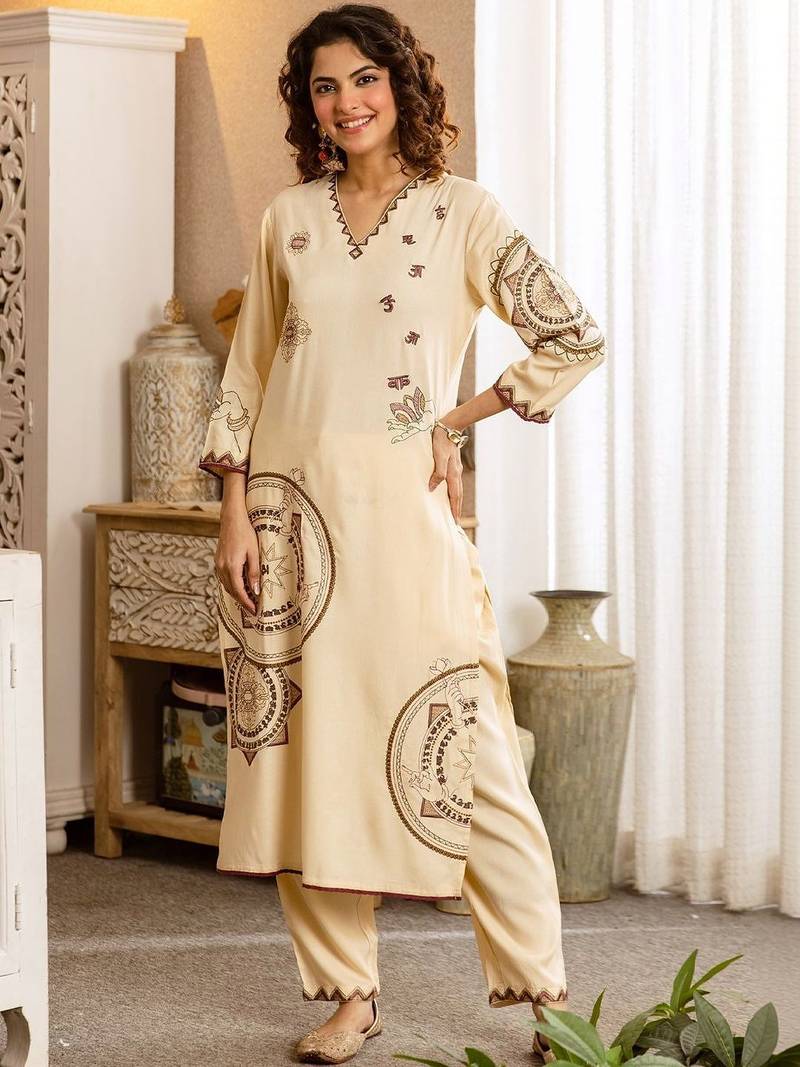 Women Ethnic Motifs Printed Regular Kurta with Trousers