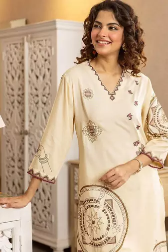 Women Ethnic Motifs Printed Regular Kurta with Trousers