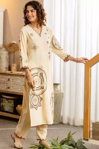 Women Ethnic Motifs Printed Regular Kurta with Trousers