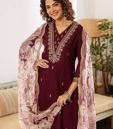 Women Ethnic Motifs Embroidered Regular Thread Work Kurta with Patiala & With Dupatta