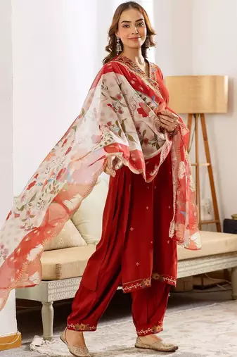 Women Floral Embroidered Regular Thread Work Kurta with Patiala & With Dupatta