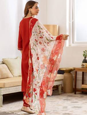 Women Floral Embroidered Regular Thread Work Kurta with Patiala & With Dupatta 5