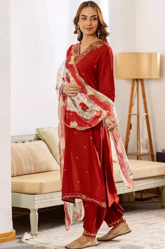 Women Floral Embroidered Regular Thread Work Kurta with Patiala & With Dupatta