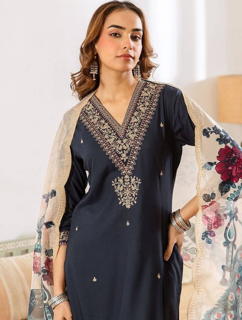 Women Ethnic Motifs Embroidered Regular Thread Work Kurta with Patiala & With Dupatta