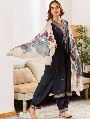 Women Ethnic Motifs Embroidered Regular Thread Work Kurta with Patiala & With Dupatta 3