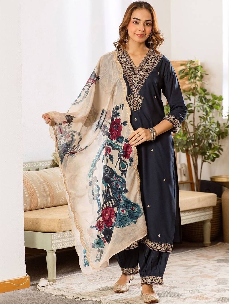 Women Ethnic Motifs Embroidered Regular Thread Work Kurta with Patiala & With Dupatta