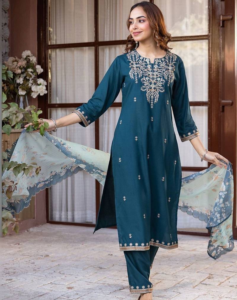 Women Ethnic Motifs Embroidered Regular Thread Work Kurta with Trousers & With Dupatta