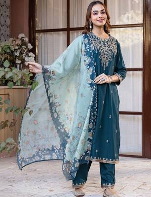 Women Ethnic Motifs Embroidered Regular Thread Work Kurta with Trousers & With Dupatta 6