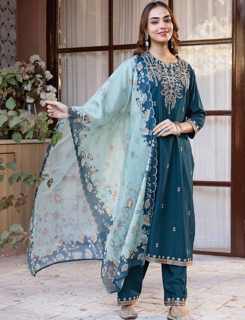 Women Ethnic Motifs Embroidered Regular Thread Work Kurta with Trousers & With Dupatta