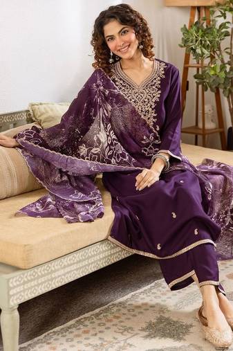 Women Ethnic Motifs Embroidered Regular Thread Work Kurta with Trousers & With Dupatta