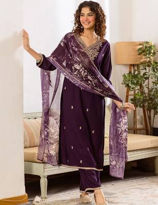 Women Ethnic Motifs Embroidered Regular Thread Work Kurta with Trousers & With Dupatta 4