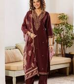 Women Ethnic Motifs Embroidered Regular Thread Work Kurta with Trousers & With Dupatta