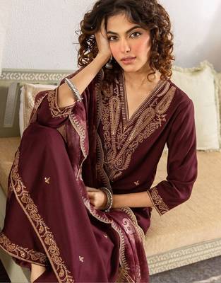 Women Ethnic Motifs Embroidered Regular Thread Work Kurta with Trousers & With Dupatta 4