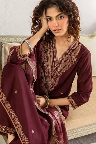 Women Ethnic Motifs Embroidered Regular Thread Work Kurta with Trousers & With Dupatta