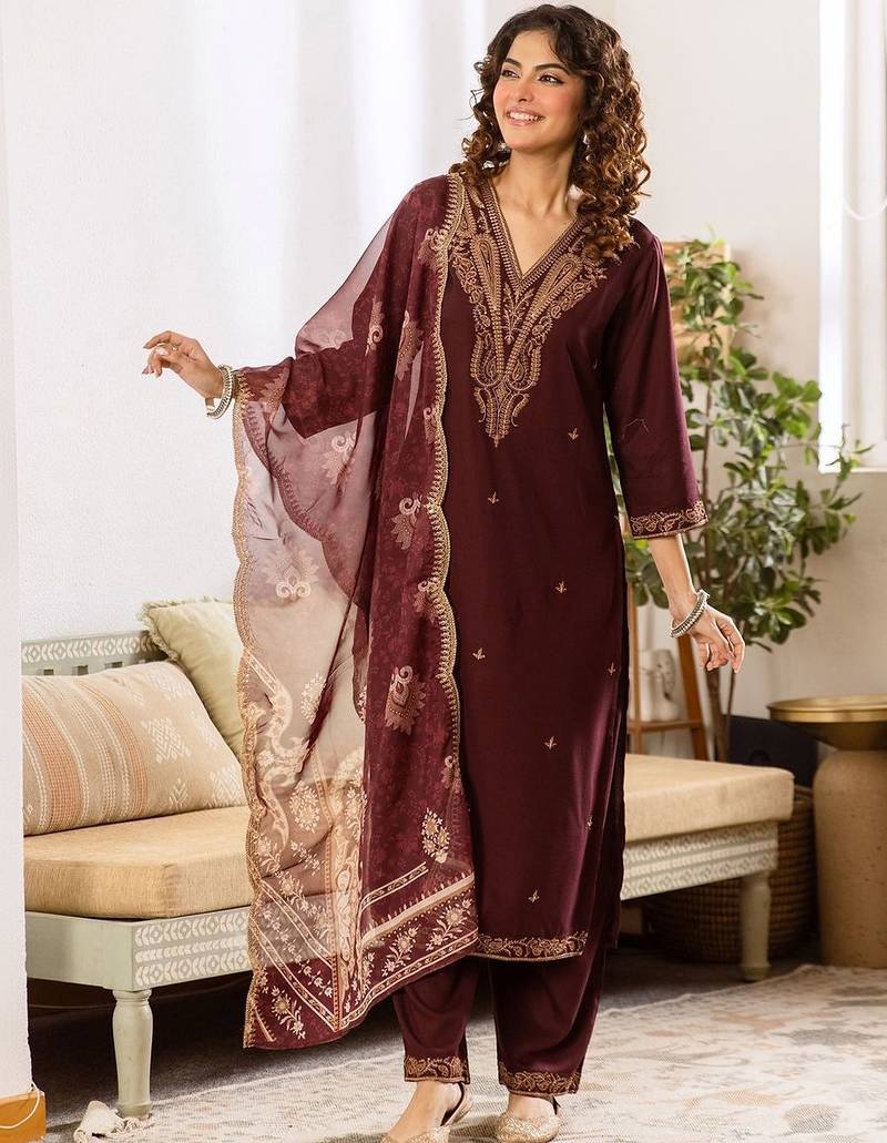 Women Ethnic Motifs Embroidered Regular Thread Work Kurta with Trousers & With Dupatta
