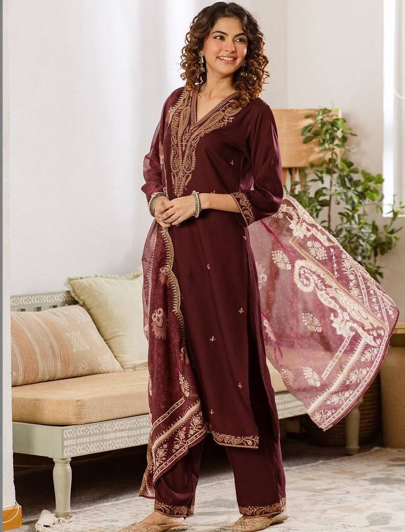 Women Ethnic Motifs Embroidered Regular Thread Work Kurta with Trousers & With Dupatta
