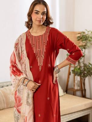 Women Floral Embroidered Regular Thread Work Kurta with Palazzos & With Dupatta 1