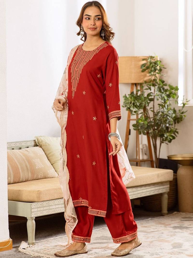 Women Floral Embroidered Regular Thread Work Kurta with Palazzos & With Dupatta