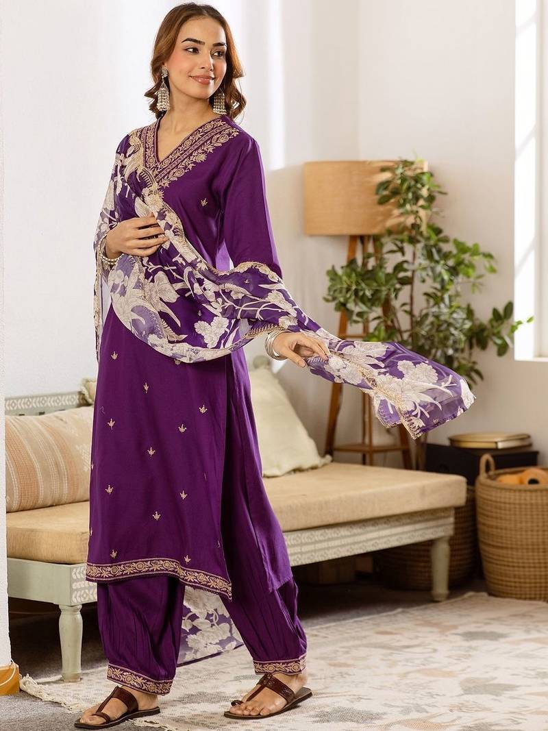 Women Ethnic Motifs Embroidered Regular Thread Work Kurta with Patiala & With Dupatta