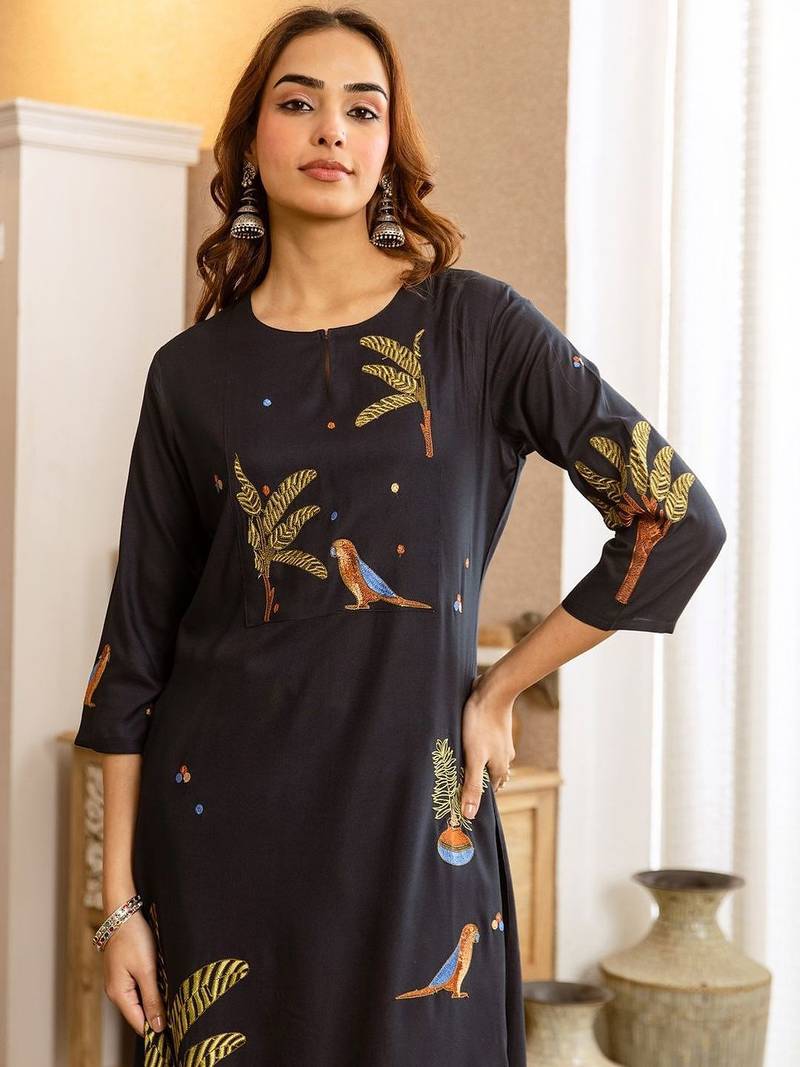Women Ethnic Motifs Embroidered Regular Thread Work Kurta with Palazzos