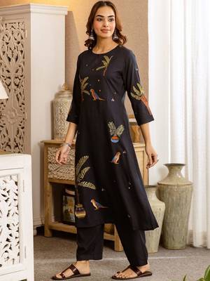 Women Ethnic Motifs Embroidered Regular Thread Work Kurta with Palazzos 3