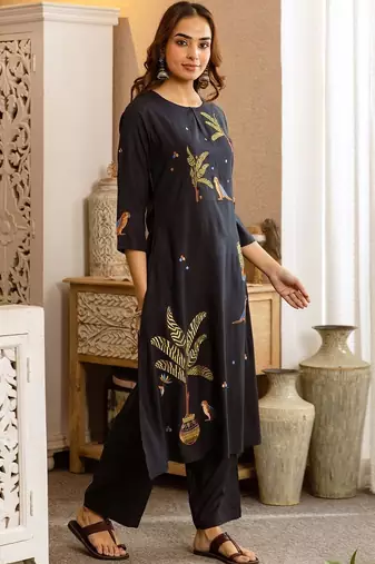 Women Ethnic Motifs Embroidered Regular Thread Work Kurta with Palazzos