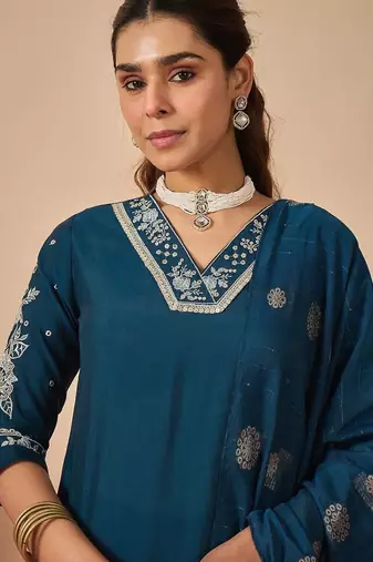 Women Ethnic Motifs Embroidered Regular Kurta with Trousers & With Dupatta