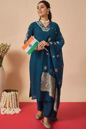 Women Ethnic Motifs Embroidered Regular Kurta with Trousers & With Dupatta