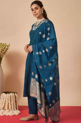 Women Ethnic Motifs Embroidered Regular Kurta with Trousers & With Dupatta
