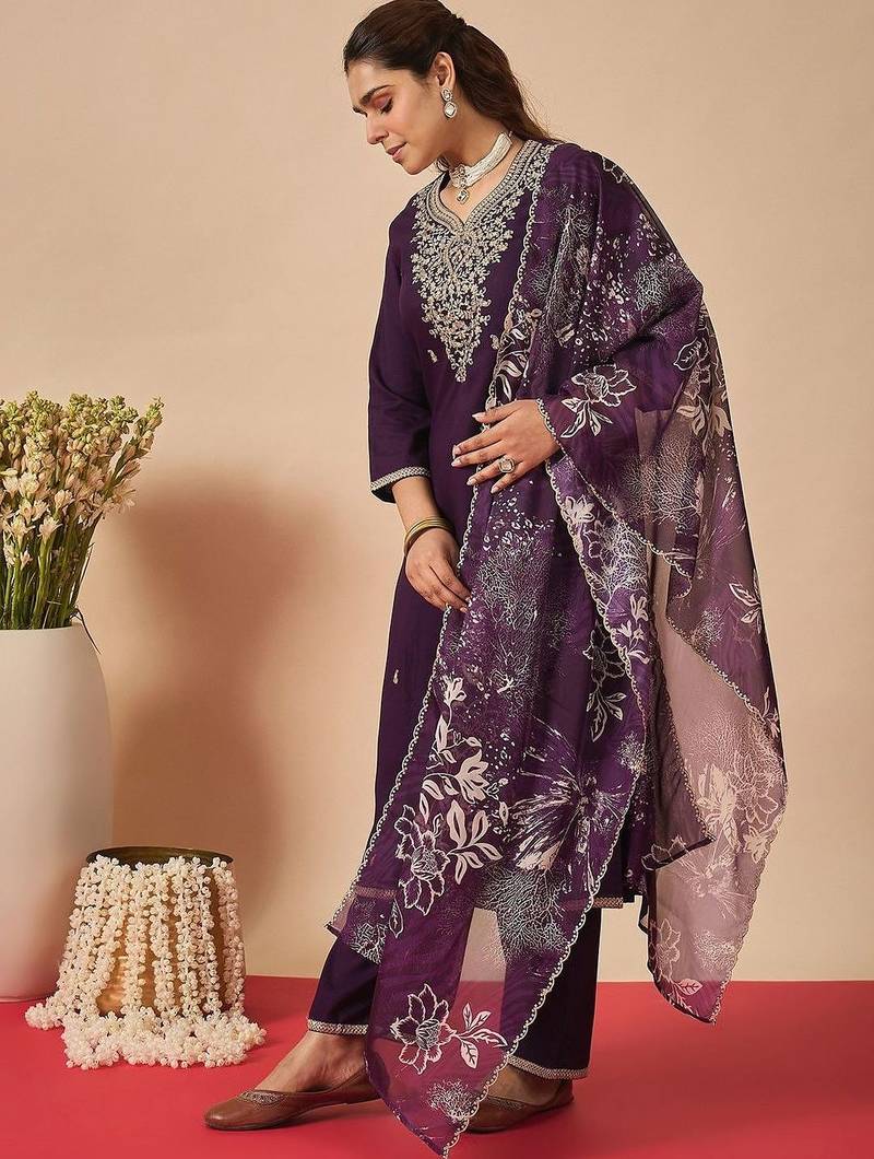 Women Ethnic Motifs Embroidered Regular Thread Work Kurta with Palazzos & With Dupatta