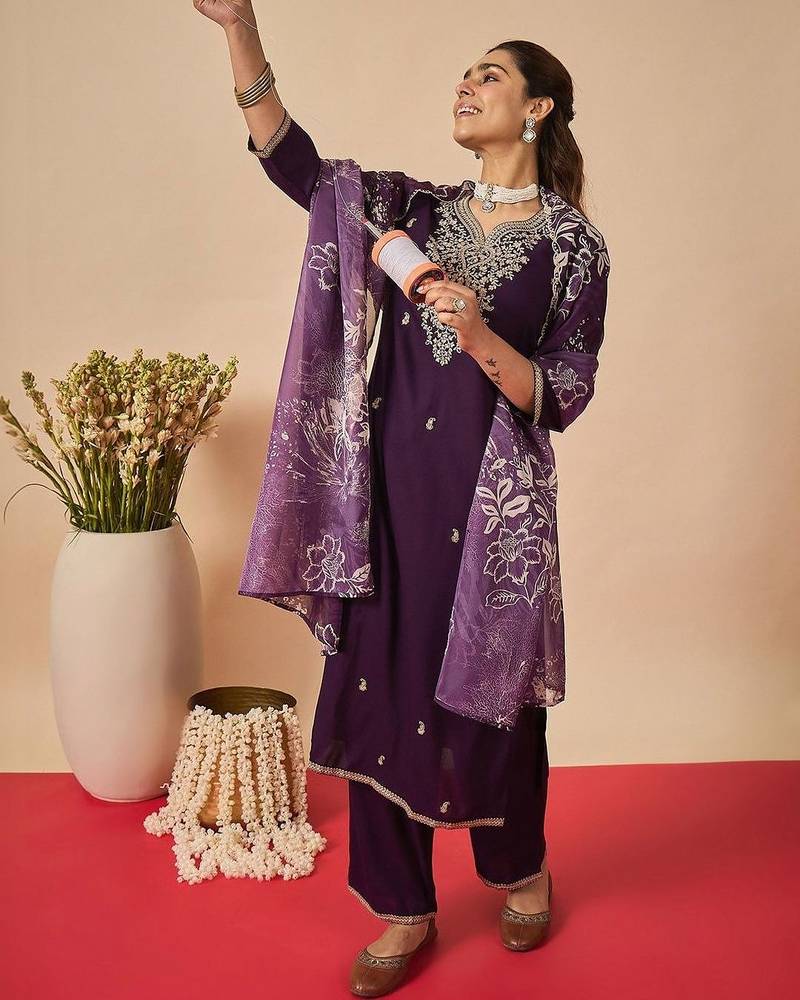 Women Ethnic Motifs Embroidered Regular Thread Work Kurta with Palazzos & With Dupatta
