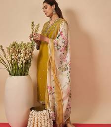 Women Floral Embroidered Regular Thread Work Kurta with Palazzos & With Dupatta