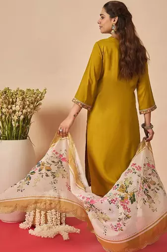 Women Floral Embroidered Regular Thread Work Kurta with Palazzos & With Dupatta