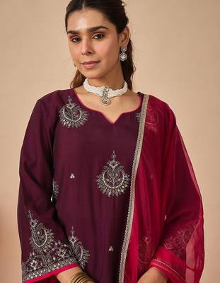 Women Ethnic Motifs Embroidered Regular Thread Work Liva Kurta with Trousers & With Dupatta 2