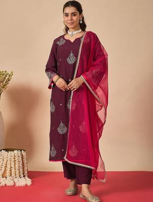 Women Ethnic Motifs Embroidered Regular Thread Work Liva Kurta with Trousers & With Dupatta 3
