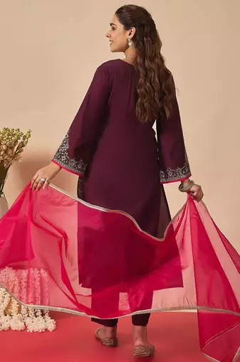 Women Ethnic Motifs Embroidered Regular Thread Work Liva Kurta with Trousers & With Dupatta