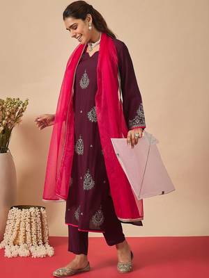 Women Ethnic Motifs Embroidered Regular Thread Work Liva Kurta with Trousers & With Dupatta 6