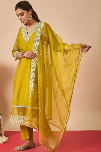 Women Ethnic Motifs Embroidered Regular Thread Work Kurta with Trousers & With Dupatta