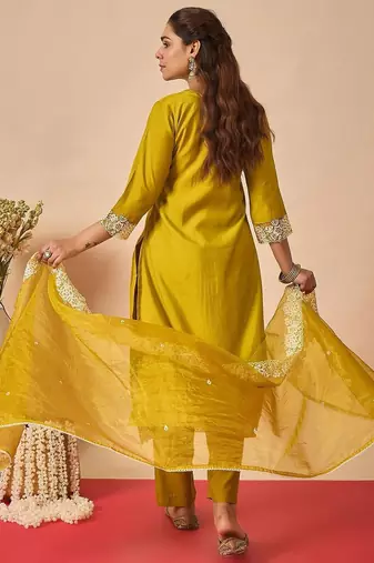 Women Ethnic Motifs Embroidered Regular Thread Work Kurta with Trousers & With Dupatta