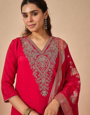 Women Ethnic Motifs Embroidered Regular Thread Work Kurta with Trousers & With Dupatta 2